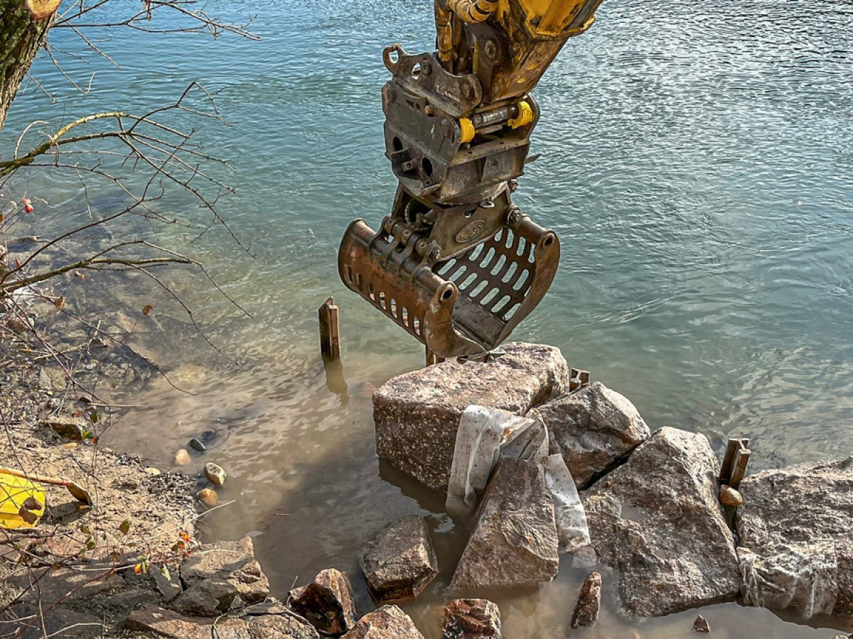 Gewässerbau - Schreitbagger